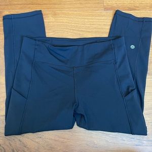 Lululemon Black Ankle Length Pocketed Leggings
